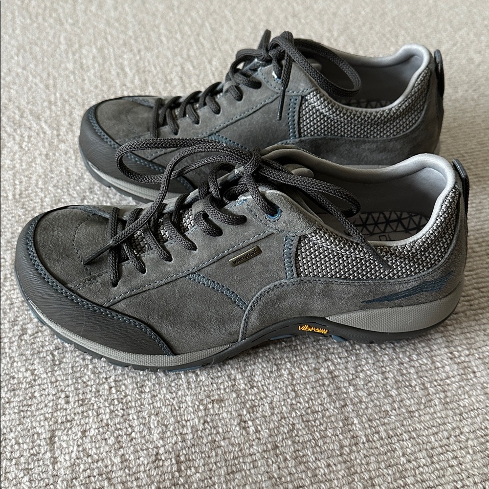 Dansko Paisley Vibram Women's Size  EU 40 Gray Waterproof Sneakers